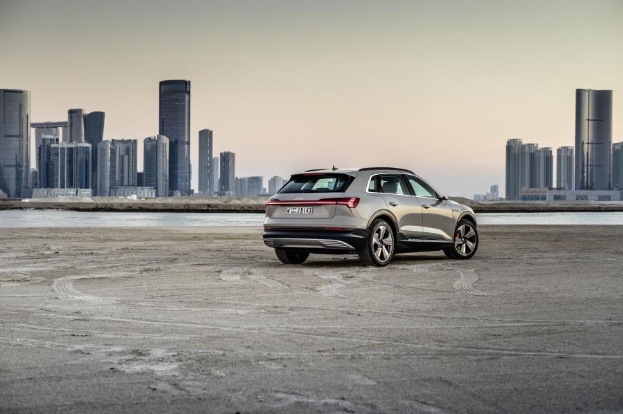  Audi e-tron 55 Quattro 2019 года  (WW) (фото 316 из 452)